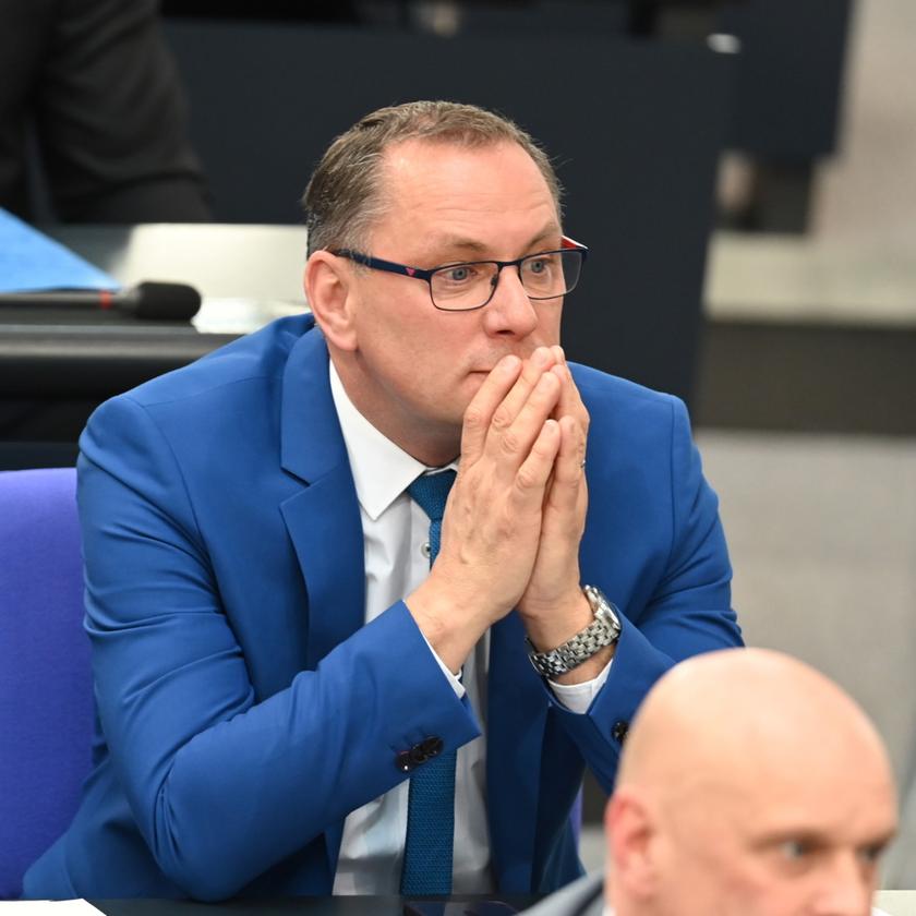 AfD-Chef Chrupalla versucht in der Spionageaffäre eine Rechtfertigung | tagesschau.de