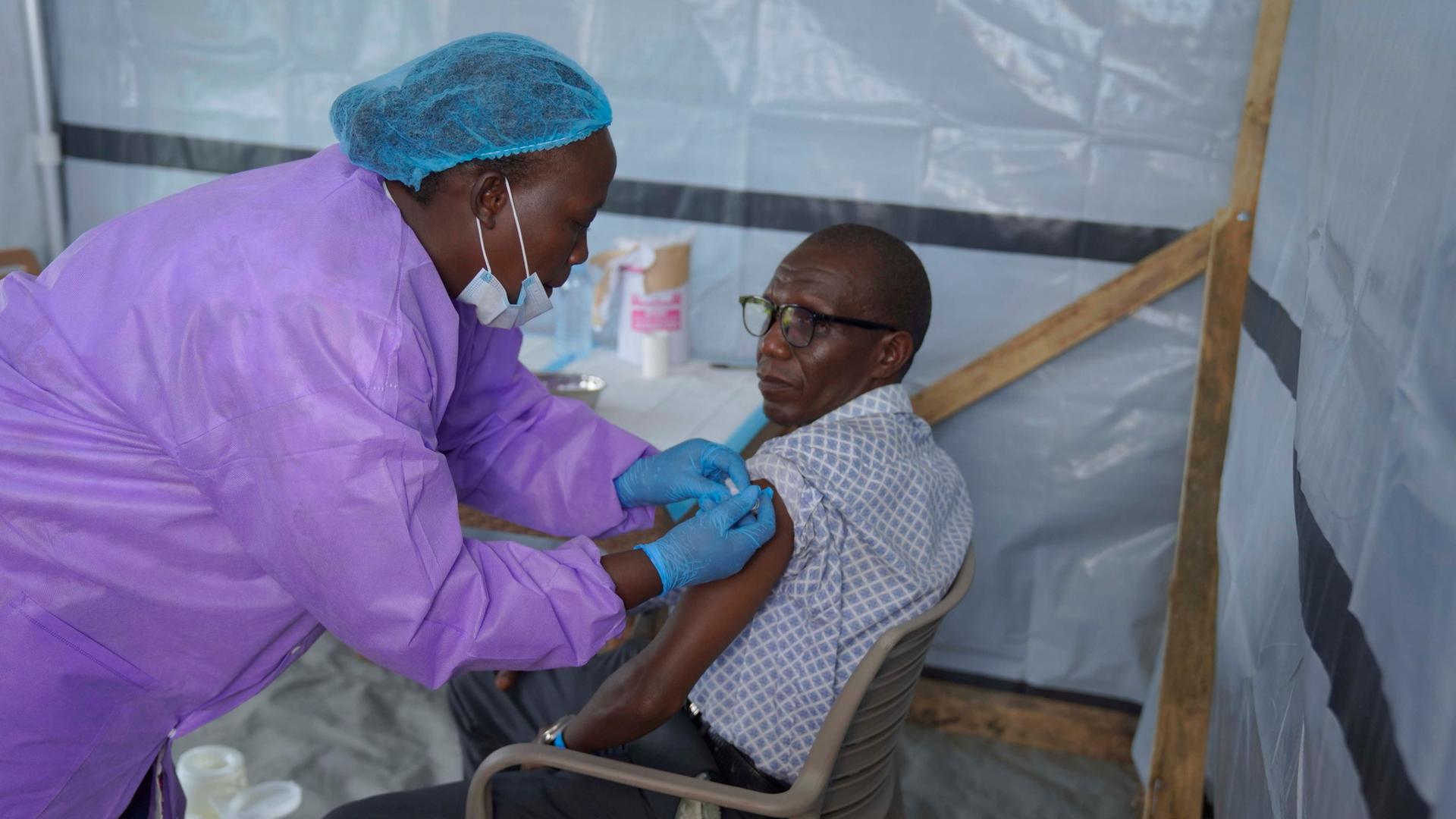 Kampf gegen Ebola - Studie macht Hoffnung auf Impfstoff