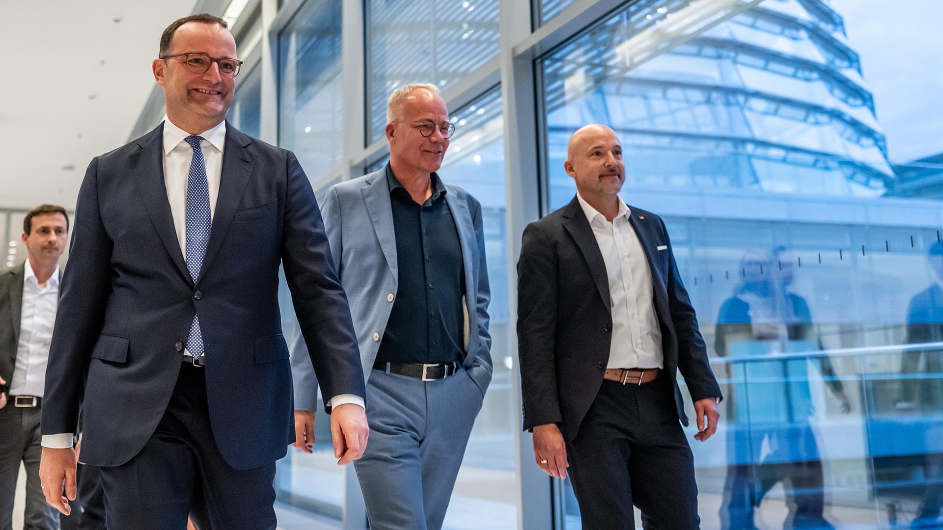 Jens Spahn, Mathias Miersch und Alexander Hoffmann | dpa