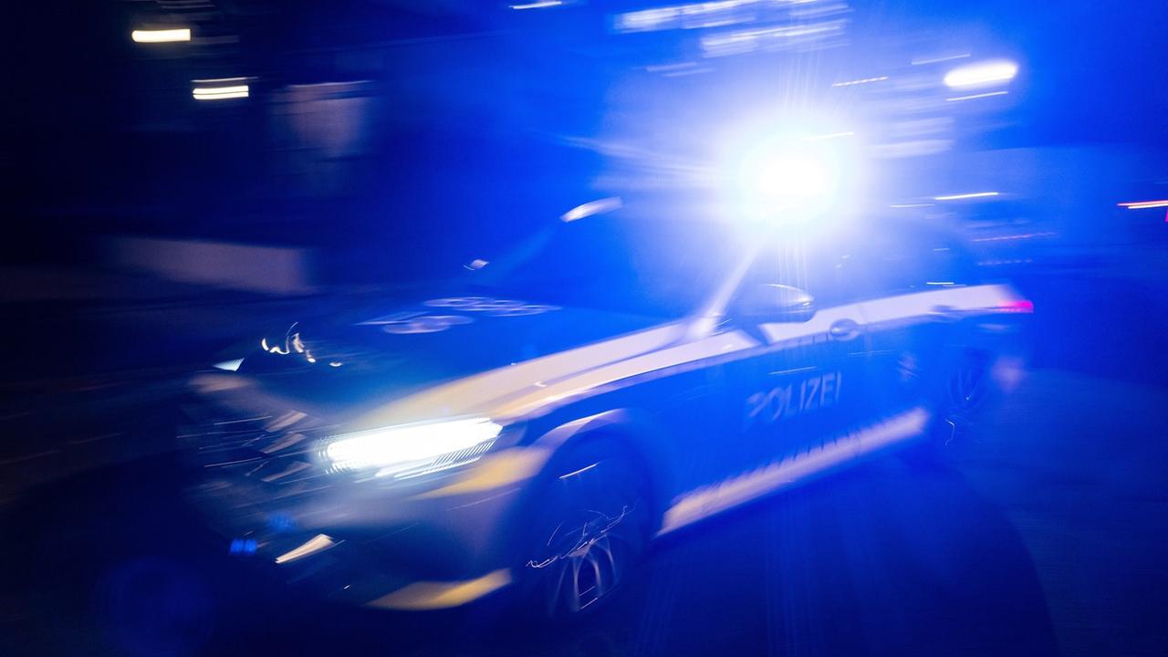 Unbekannter schießt auf fahrendes Auto im Kreis Reutlingen