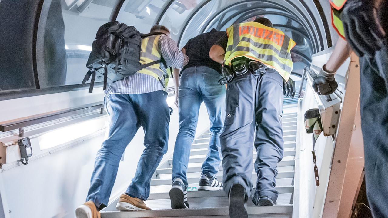 Fast zwei Drittel aller geplanten Abschiebungen gescheitert