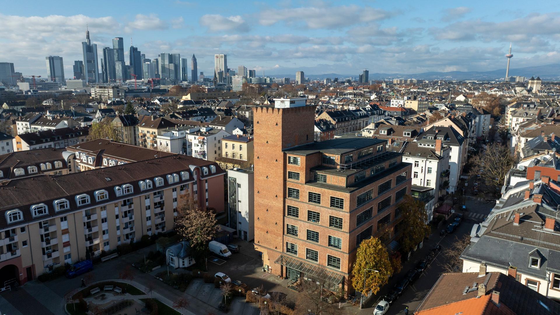 100 Jahre Mousonturm: Frankfurts erstes Hochhaus feiert Geburtstag