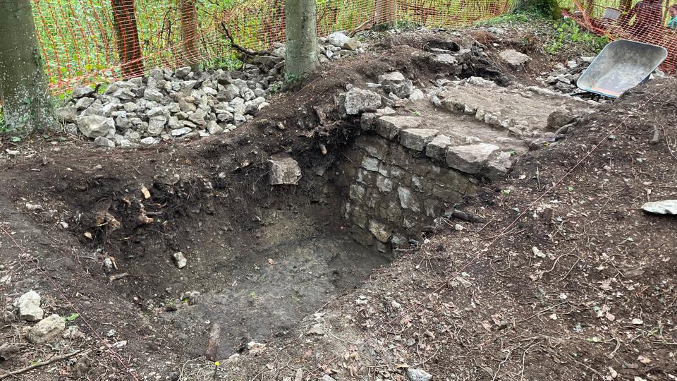 Baden-Württemberg: Grabung an geheimnisvoller Burg bei Bad Niedernau | tagesschau.de