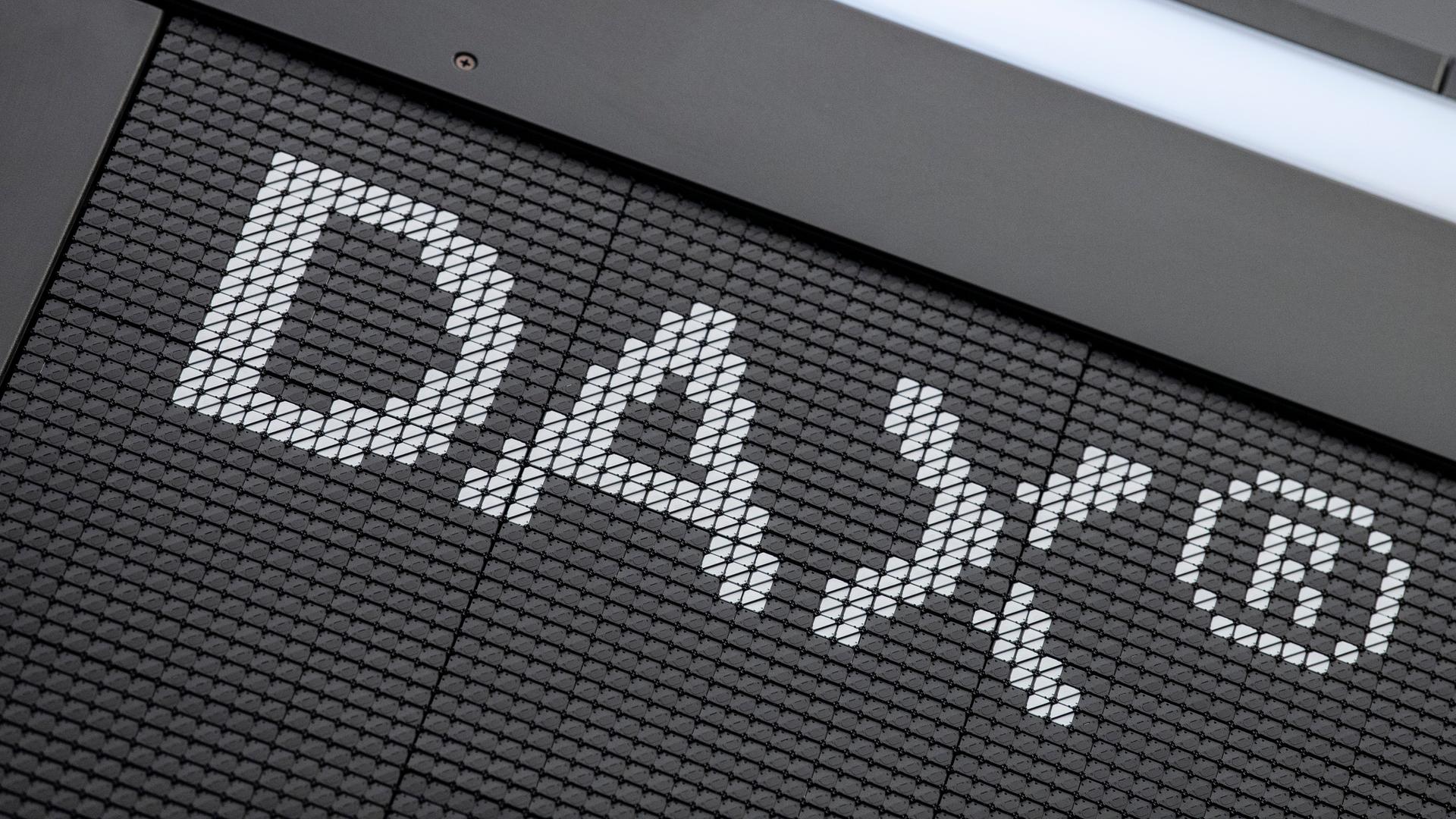 Schriftzug des Deutschen Aktienindex DAX | dpa