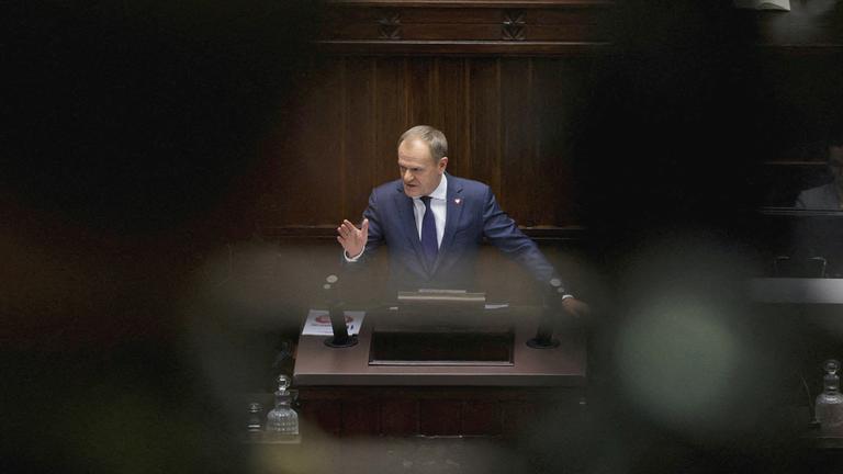 Donald Tusk spricht im Sejm