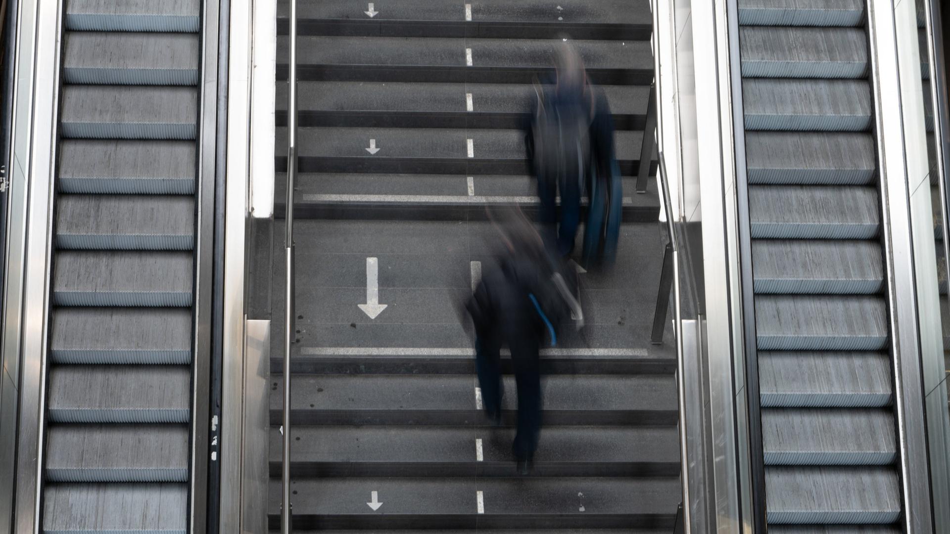 Stillstehende Rolltreppen an NRW-Bahnhöfen: Überprüfungen dauern an