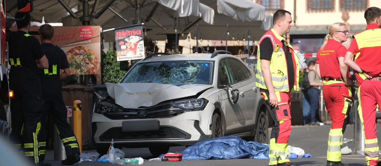 Auto rast in Menschenmenge in Leipzig: Zwei Tote, Fahrer festgenommen — image 2