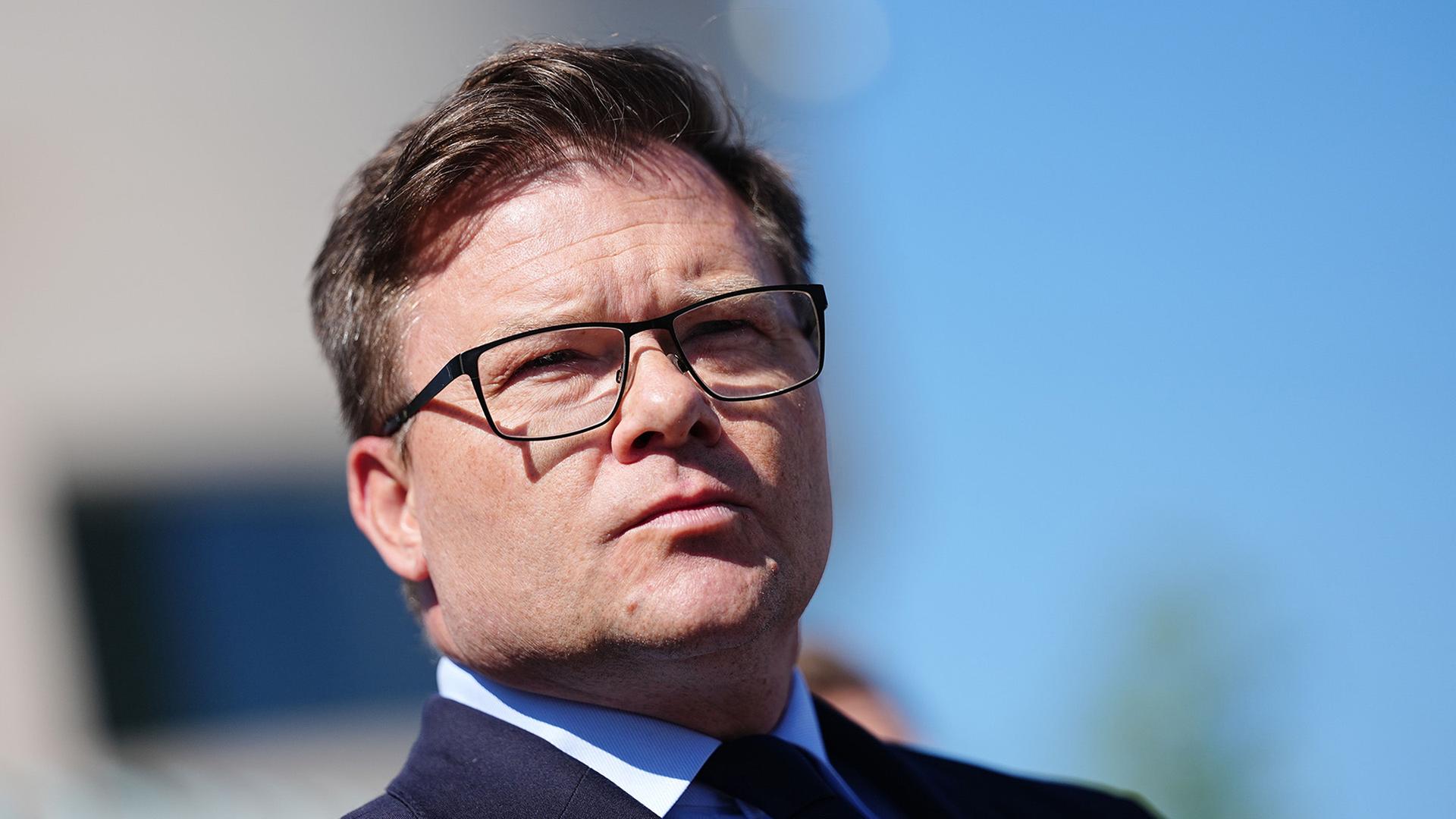 Umweltminister Schneider besucht Ukraine: Wiederaufbau im Fokus