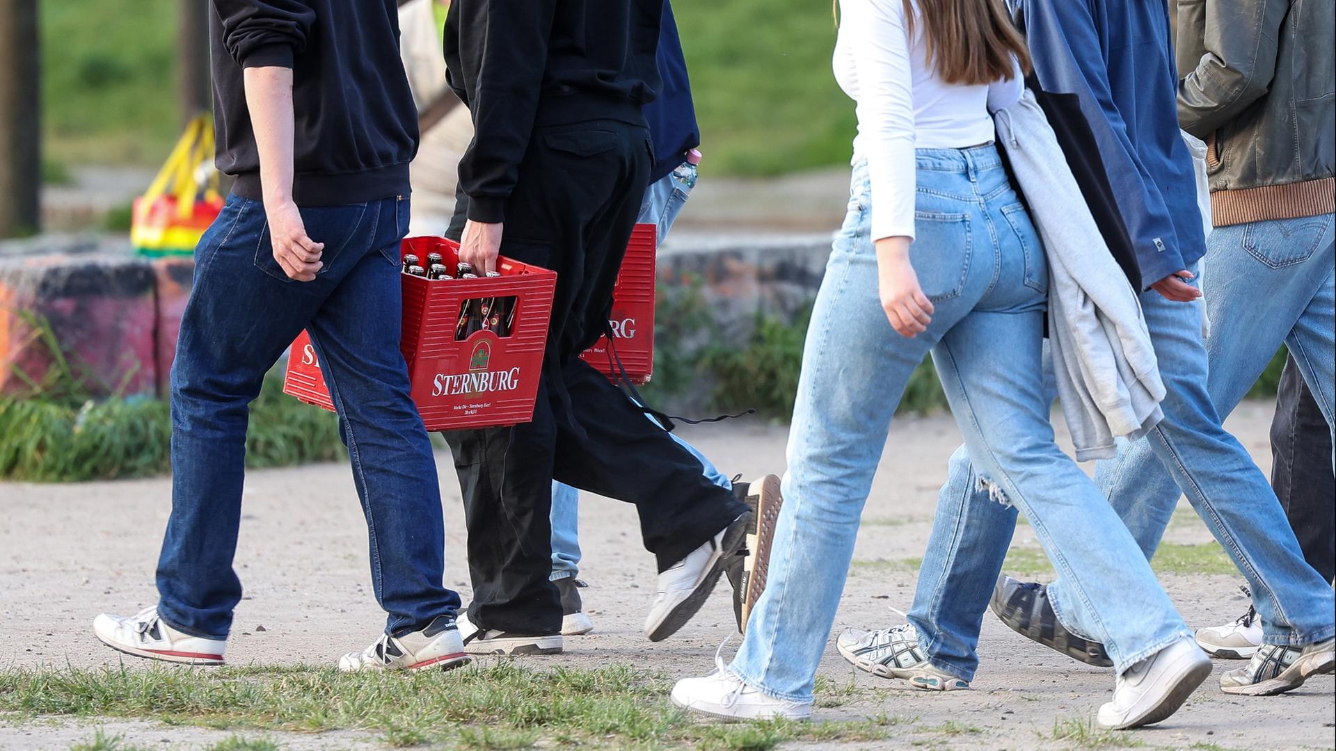 Politiker für höhere Alkoholpreise zum Schutz von Jugendlichen Politiker für höhere Alkoholpreise zum Schutz von Jugendlichen