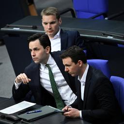 Johannes Winkel, Pascal Reddig und Yannick Bury im Bundestag.