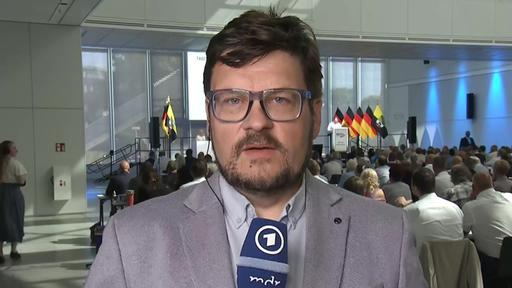 Lars Frohmüller, MDR, mit Details zum AfD-Landesparteitag in Magdeburg