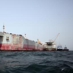 Schrottreifer Tanker mit über 200 Mio Litern Öl vor Jemens Küste