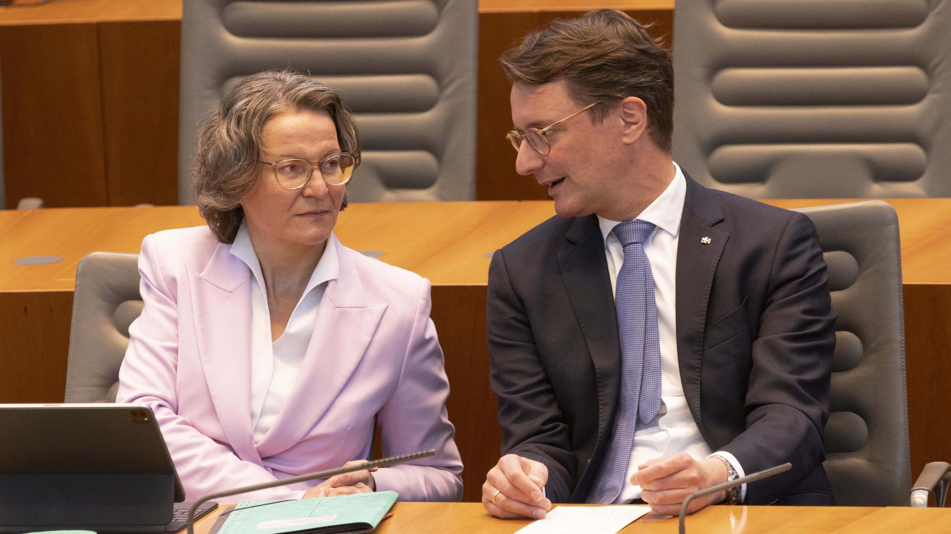 Landtag untersucht Machtmissbrauch - aber etwas später