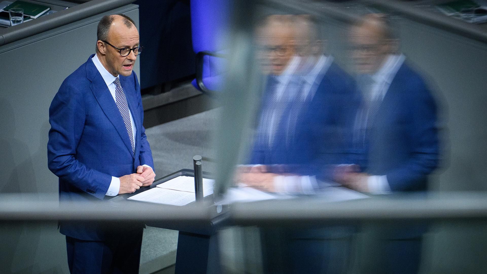 Friedrich Merz spricht im Bundestag. | dpa