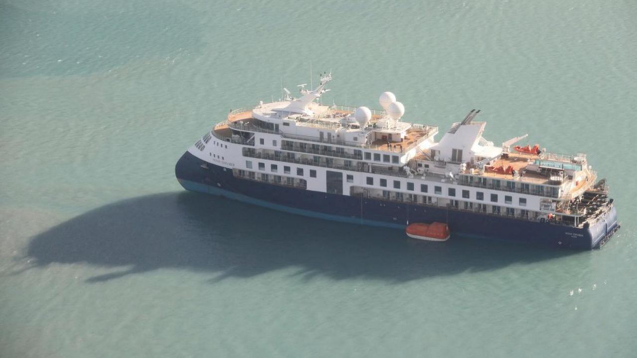 Kreuzfahrtschiff vor Grönland auf Grund gelaufen | tagesschau.de