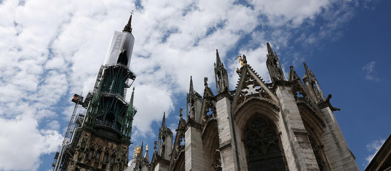 Blick auf den Turm der Kathedrale von Rouen.