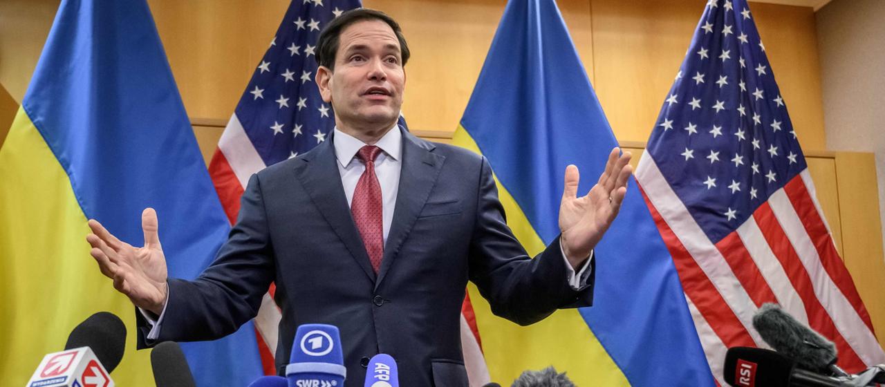 Marco Rubio spricht vor der Presse in Genf