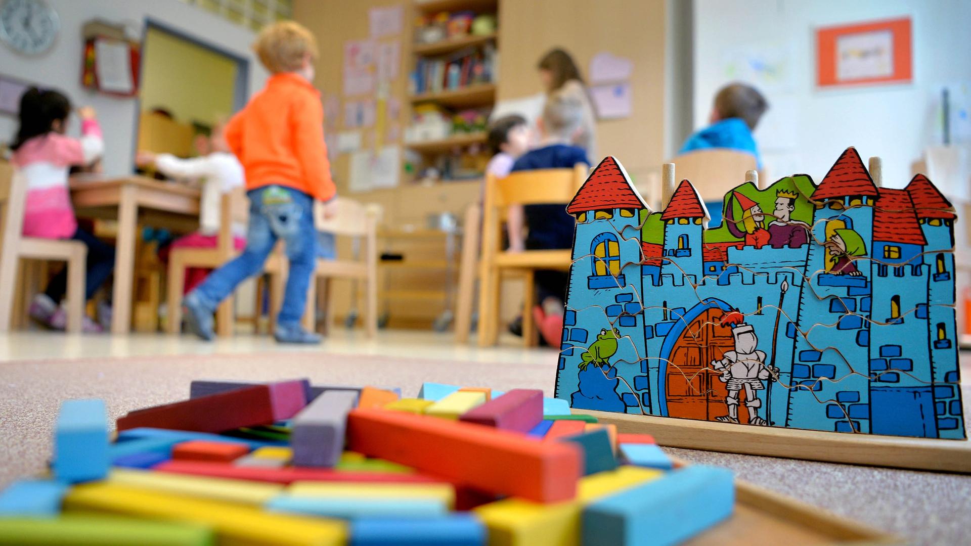 Bertelsmann-Studie: Weniger qualifiziertes Fachpersonal in den Kitas