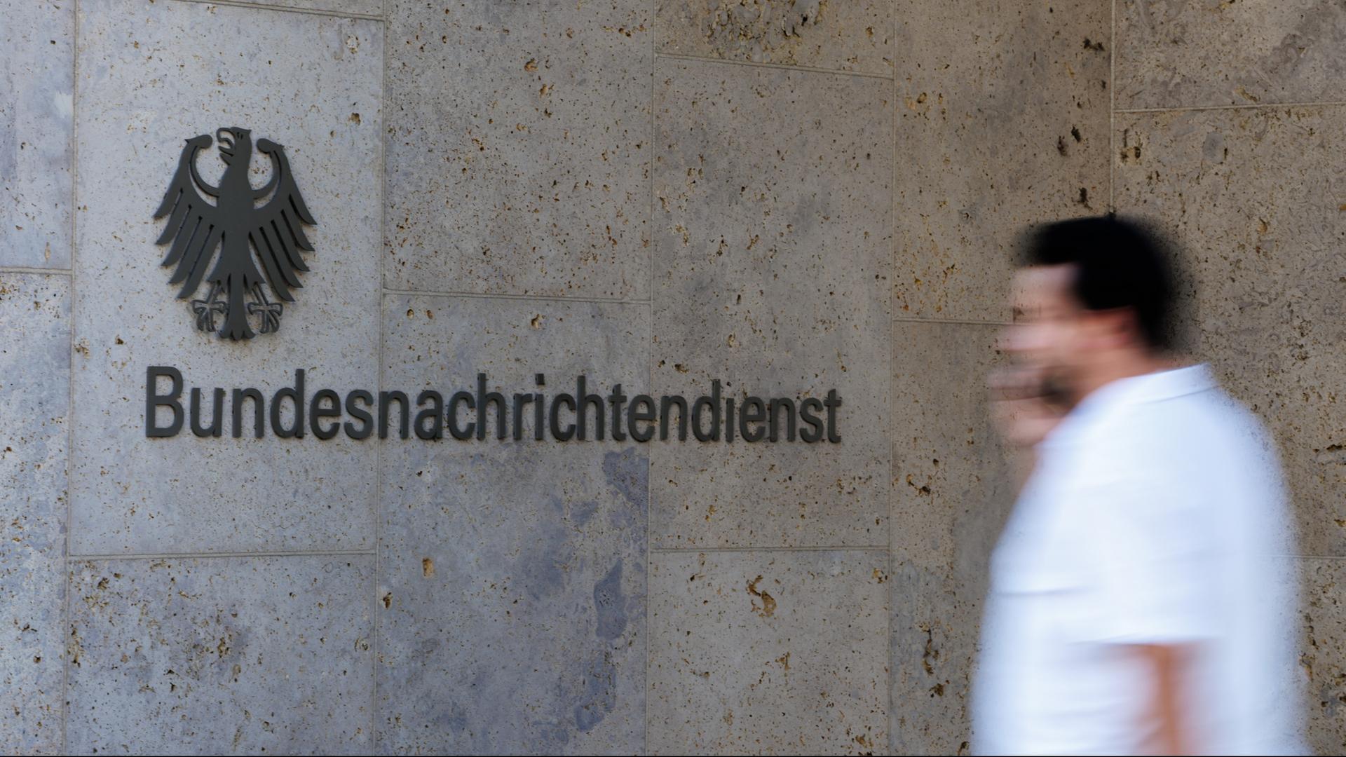 Kommentar: Geheimdienst-Reform braucht ernsthafte Debatte