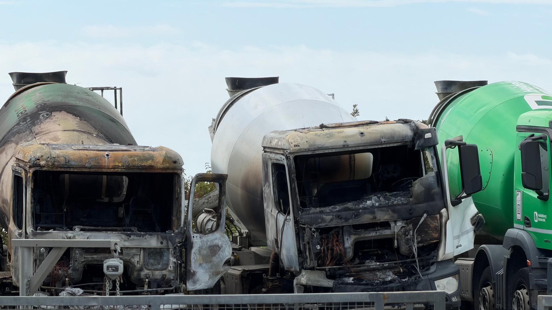 Bekennerschreiben: Gruppe will Brand bei Betonwerk in Rosbach gelegt haben
