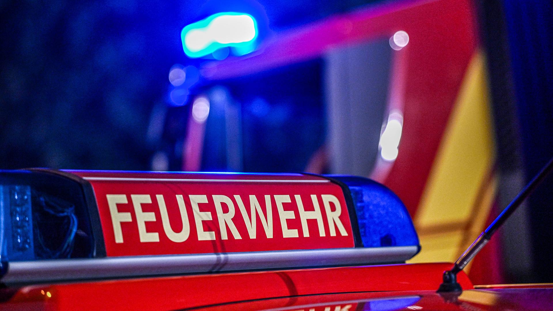 Blaulicht der Feuerwehr. (Quelle: dpa/onw-images) | dpa/onw-images