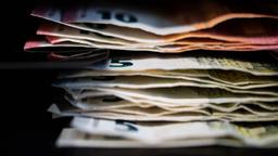 Ein Stapel Euroscheine.