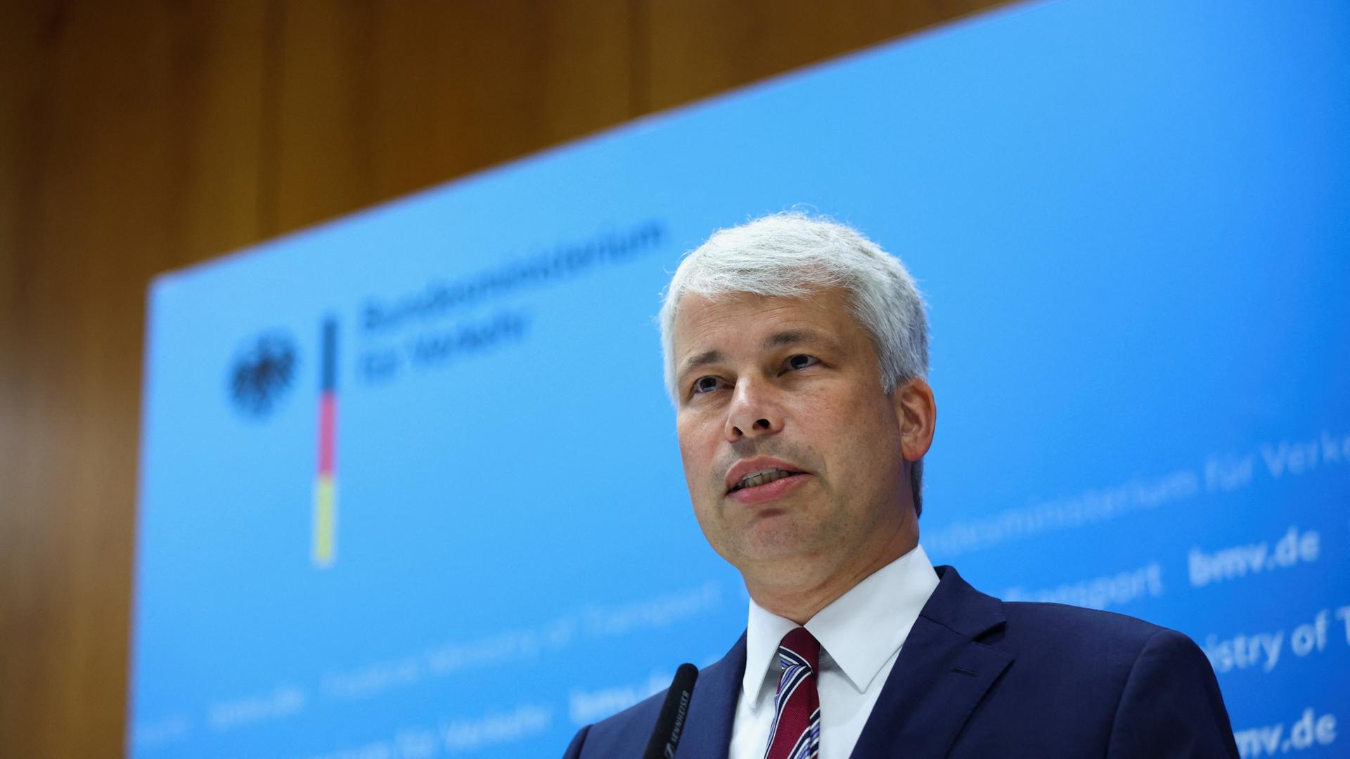 Extrem-Niedrigwasser: Bilger will Sonntagsfahrverbot für Lkw lockern