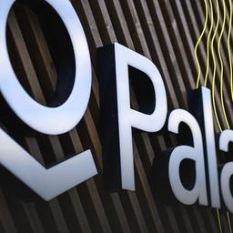 Ein Logo von Palantir Technologies, einem börsennotierten amerikanischen Softwareunternehmen, das sich auf Big-Data-Analysen spezialisiert hat.