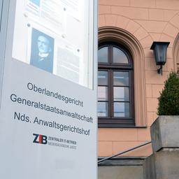 Der Eingang des Oberlandesgerichts Celle in Niedersachsen.