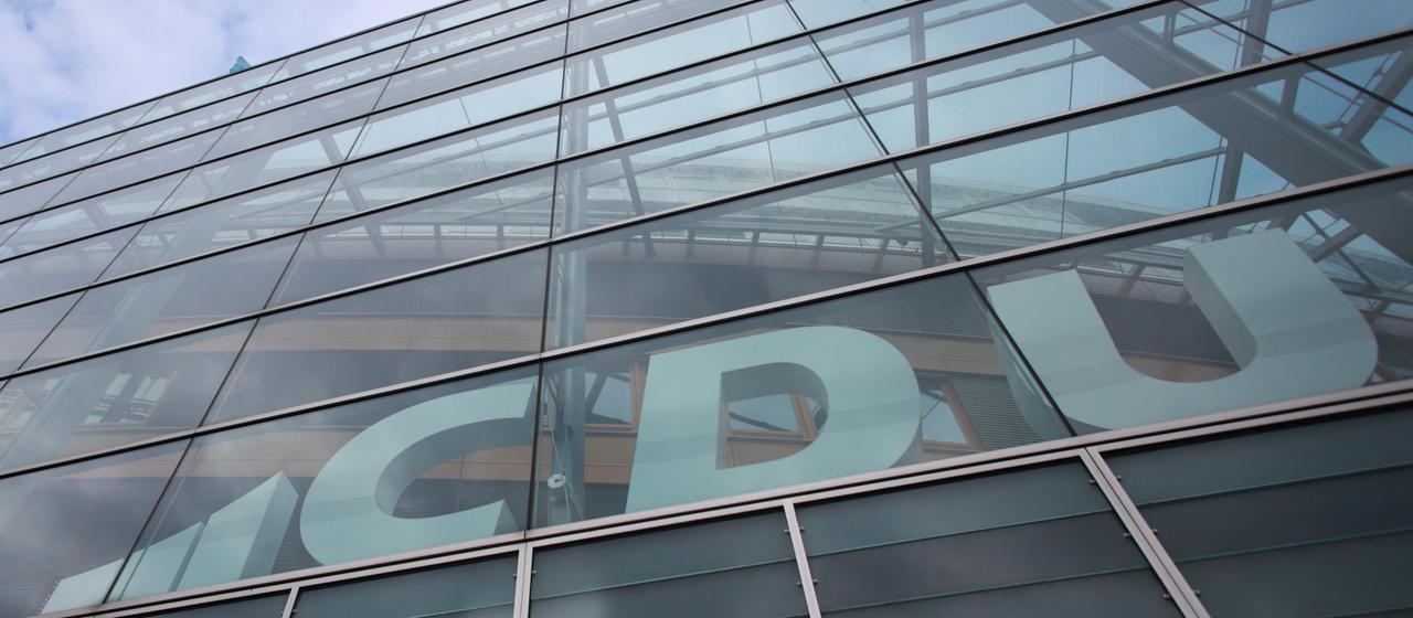 CDU-Logo am Konrad Adenauer Haus in Berlin