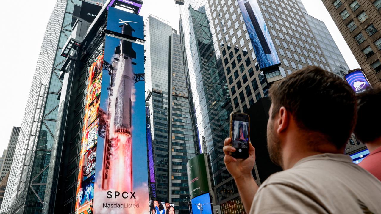 SpaceX-Aktie nach Börsenstart auf Höhenflug SpaceX-Aktie nach Börsenstart auf Höhenflug