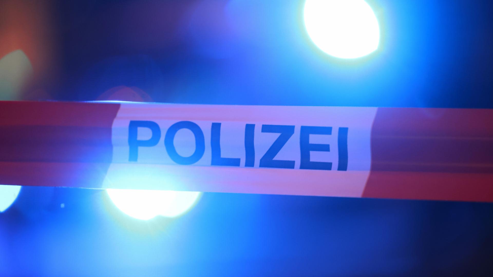 A100 nach Auffahrunfall mit Lkw stundenlang gesperrt