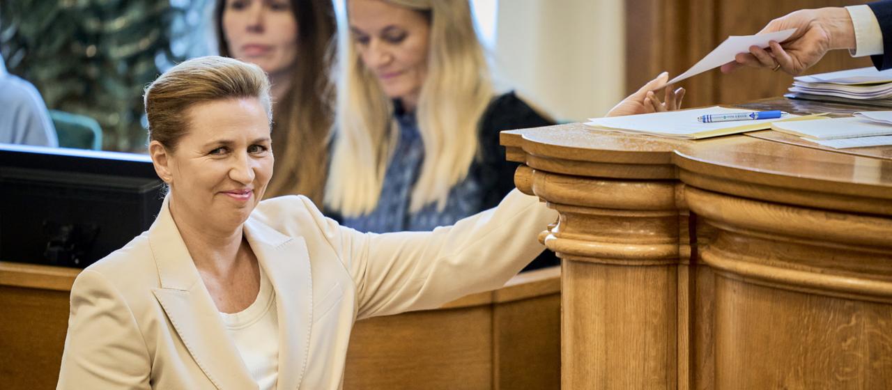 Mette Frederiksen im dänischen Parlament