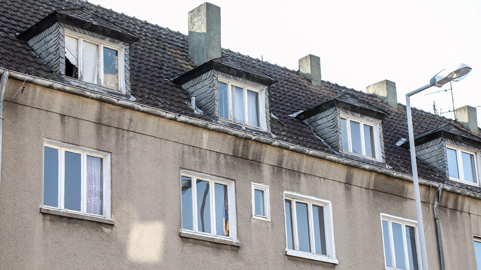 Symbolbild: Mehrfamilienhaus in schlechtem Zusatand | IMAGO / Funke Foto Services