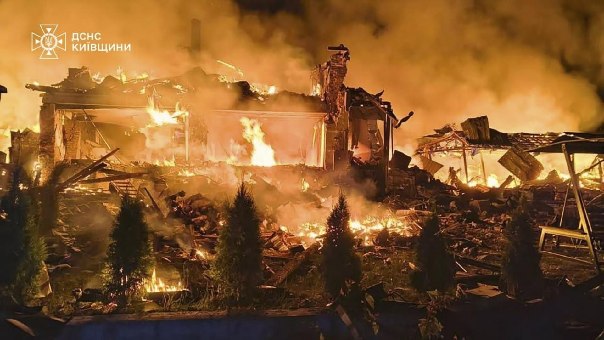 Ukraine meldet Tote bei Luftangriffen auf Vorort von Kiew
