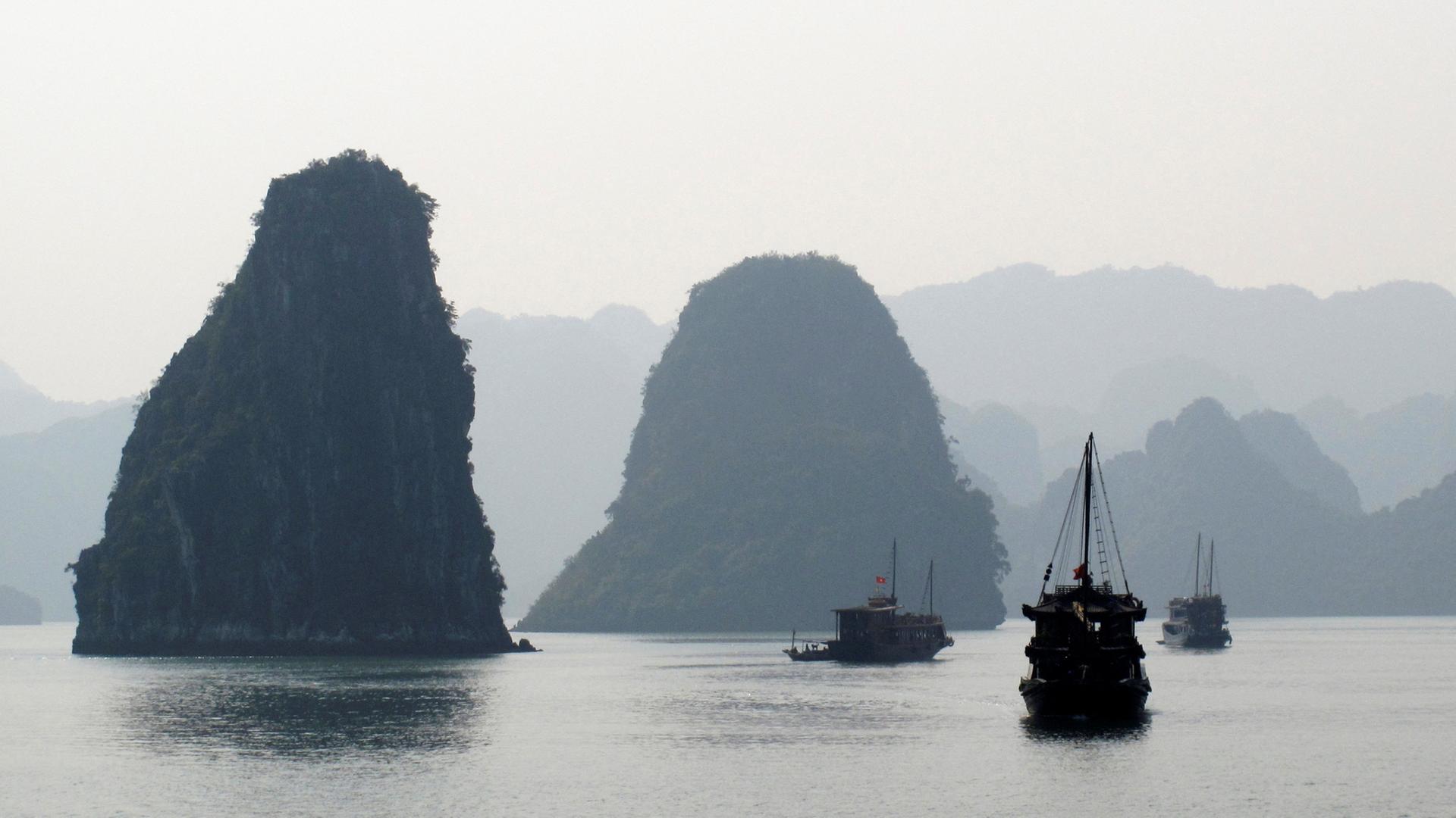 Touristenschiff kentert in Halong-Bucht in Vietnam - viele Tote