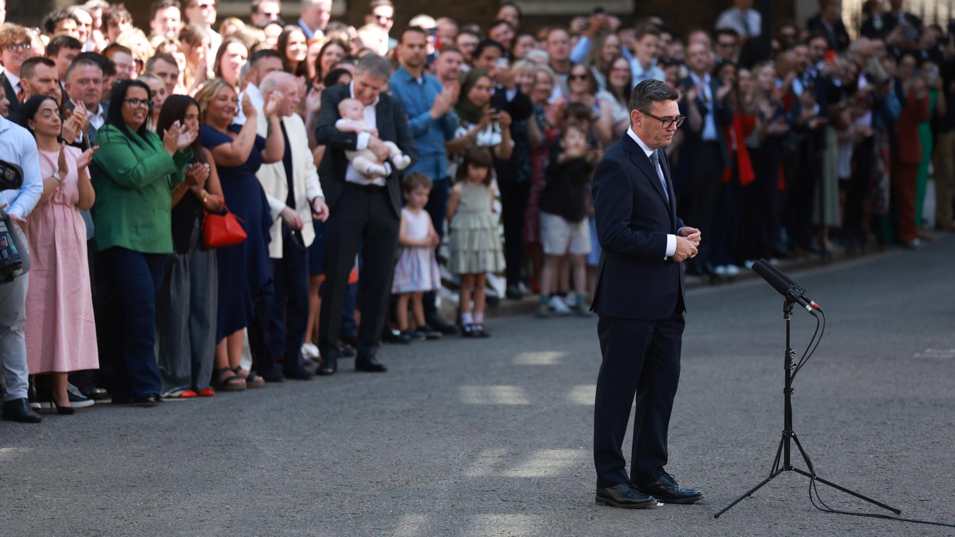 Neuer Premier Burnham will Briten wieder Hoffnung geben Neuer Premier Burnham will Briten wieder Hoffnung geben