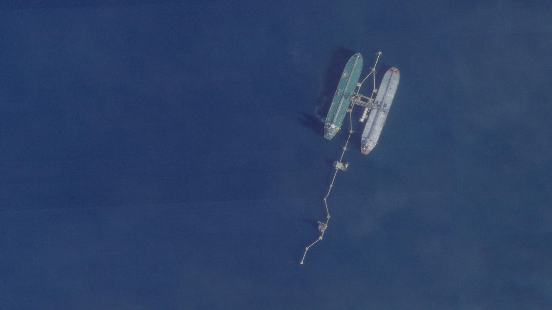 Ein Satellitenbild zeigt den Öltanker 