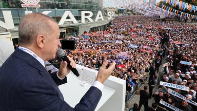 Recep Tayyip Erdogan spricht zu seinen Anhängern in Ankara. (Archivfoto: 7.10.2023)