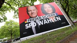 Wahlplakat zur Europawahl 2024 der SPD mit Bundeskanzler Olaf Scholz und der EU-Spitzenkandidatin Katarina Barley.