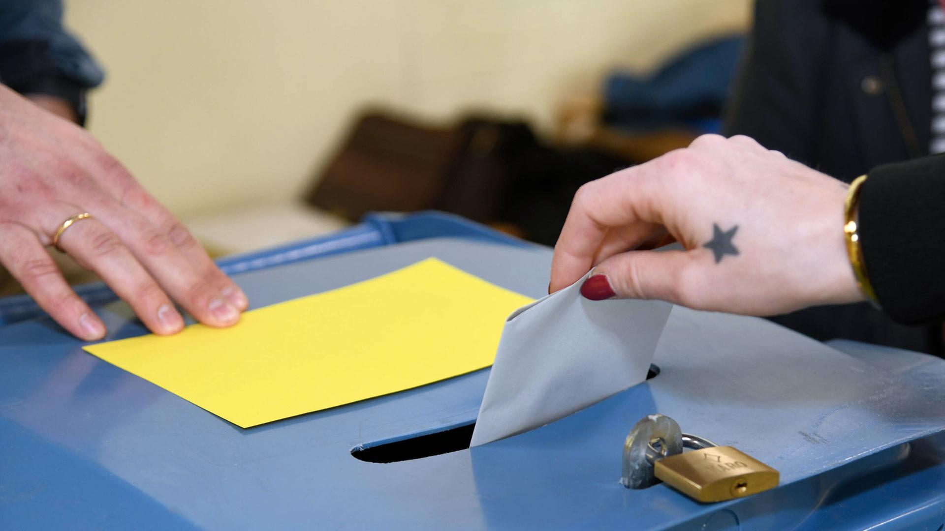 Wahlbeteiligung bis mittags bei 30 Prozent – Wahllokale geschlossen