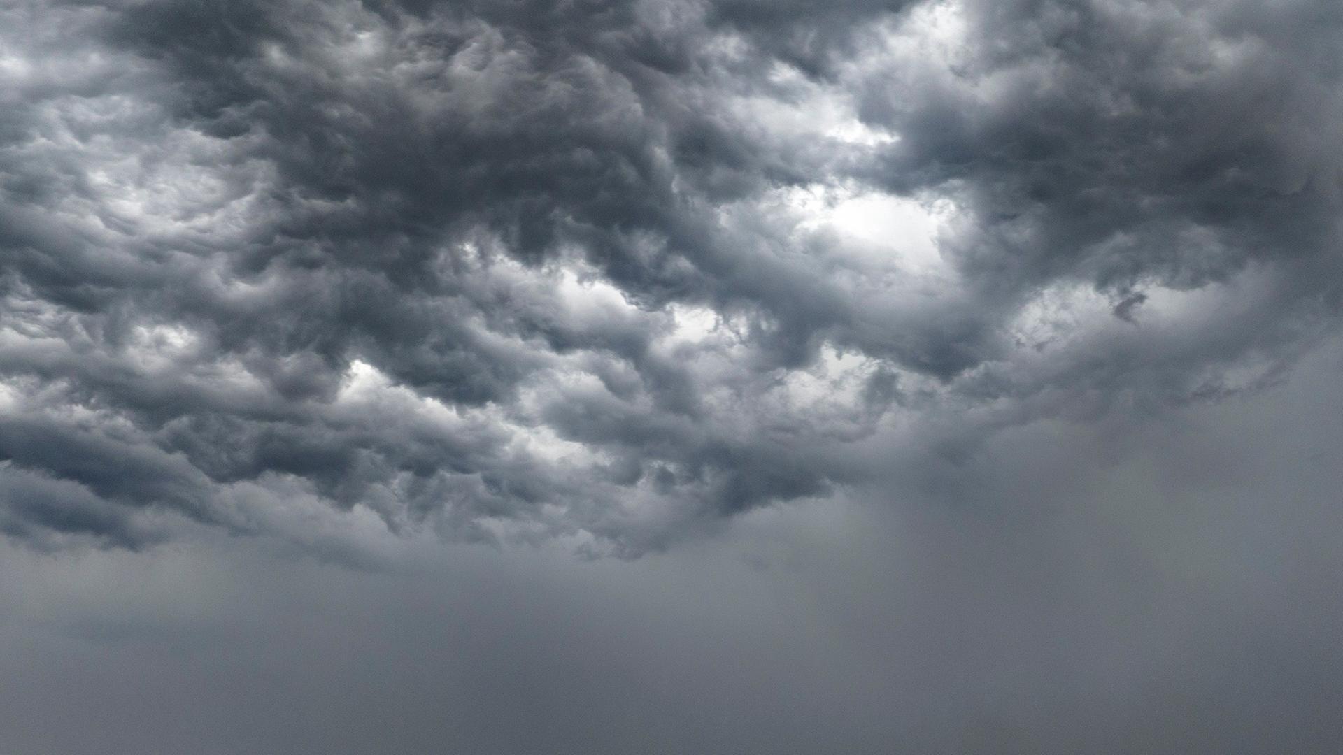 Gewitterwolken | Christoph Reichwein/dpa