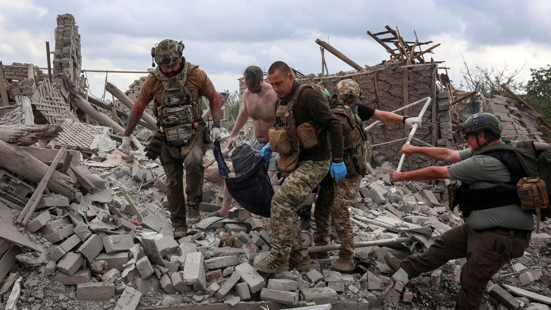 Krieg gegen die Ukraine: Tote bei russischen Angriffen auf Industriestädte