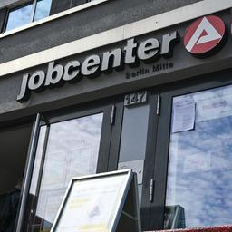 Der Eingang zum Jobcenter Berlin-Mitte