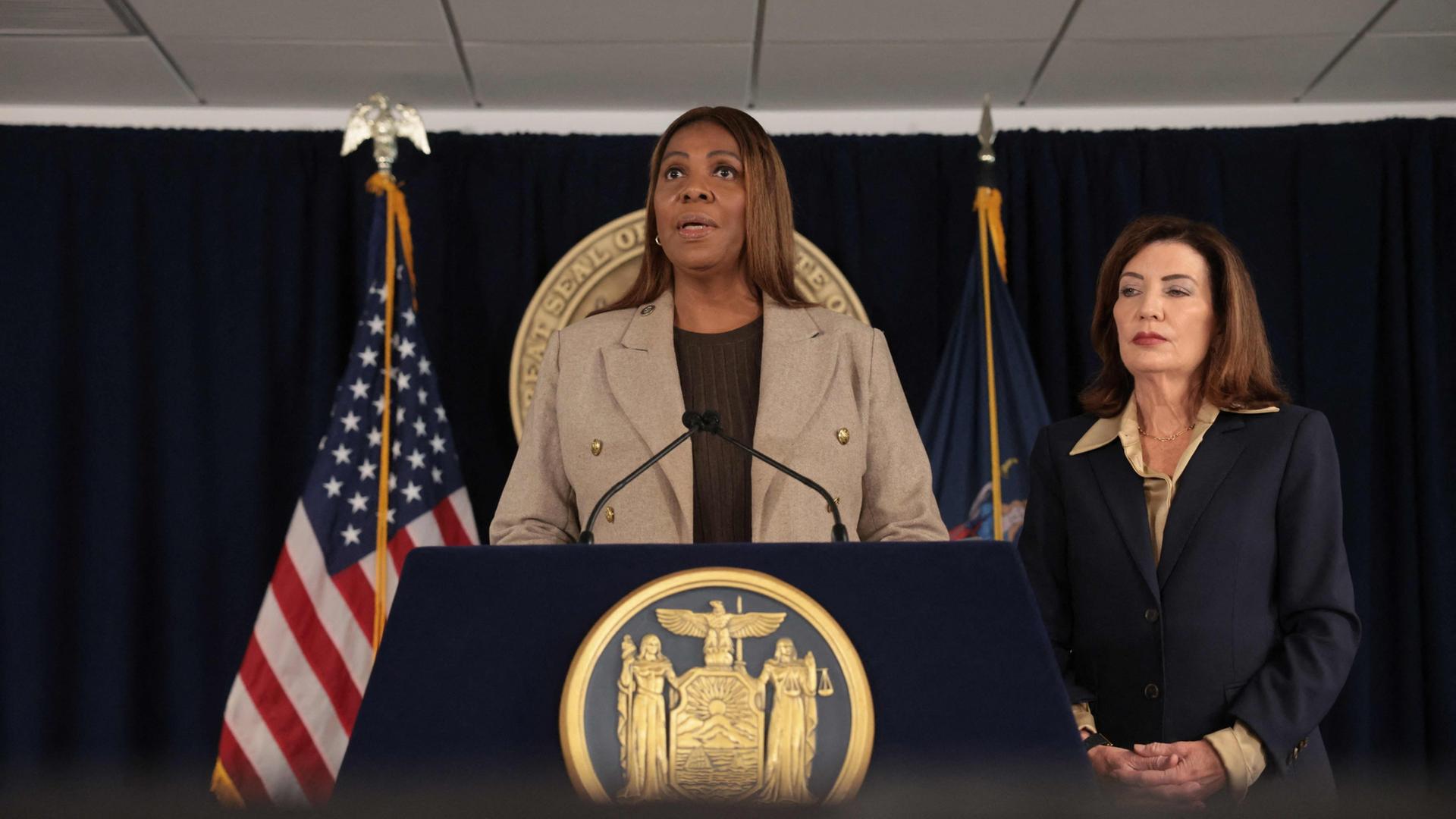 New Yorks Gouverneurin kündigt nach Gruppenvergewaltigung an Uni Aufklärung an
