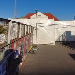 In Rostock wird die Fußgängerbrücke über den Bahnschienen zwischen Hansaviertel und Kröpeliner-Tor-Vorstadt