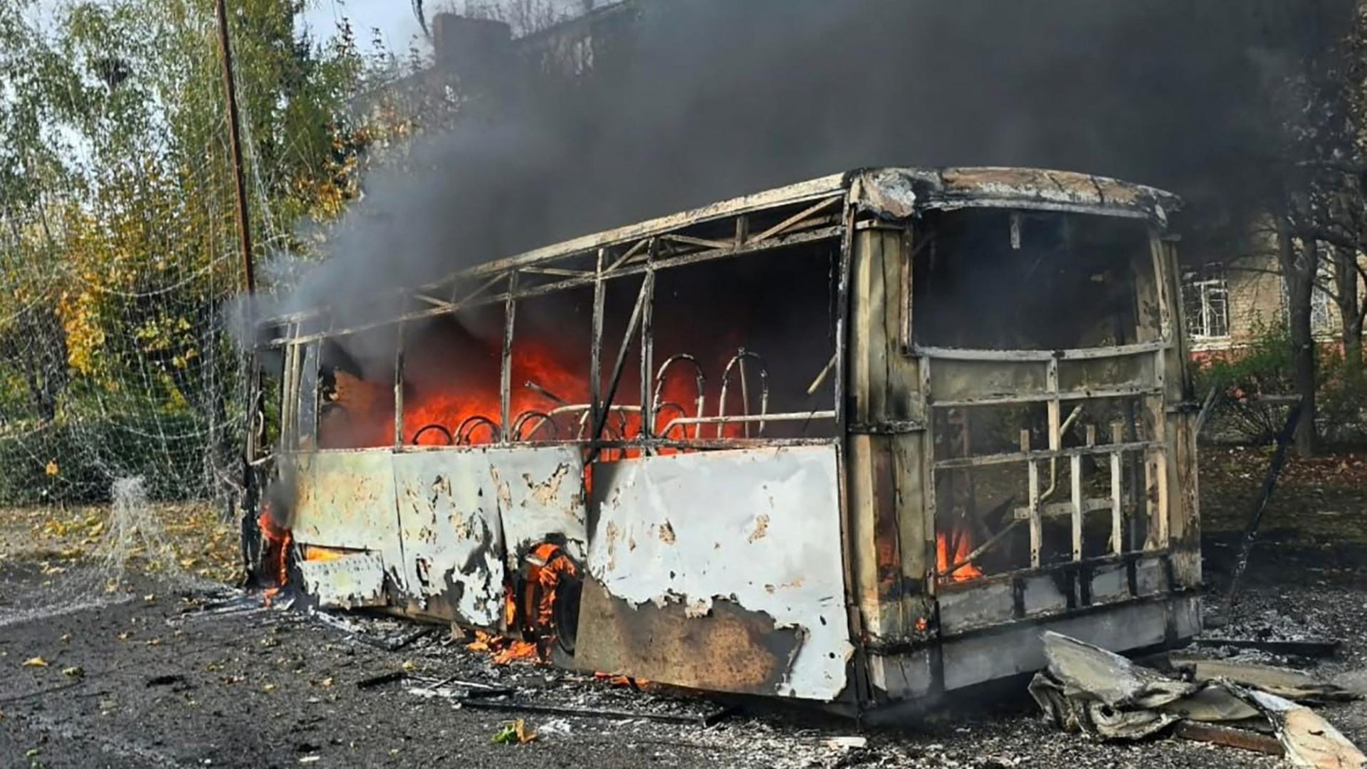 Mindestens 30 Tote bei russischen Angriffen auf Busse in der Ukraine