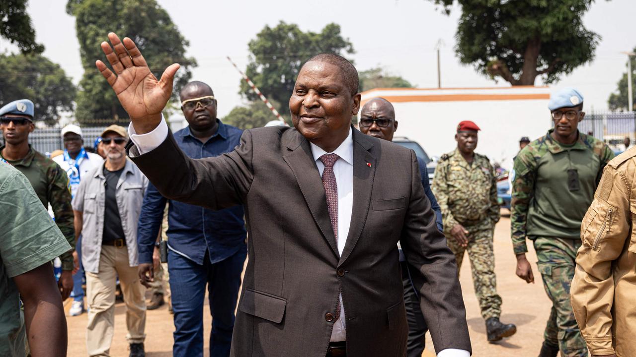 Zentralafrikanische-Republik-Mit-russischer-Hilfe-wieder-Pr-sident-