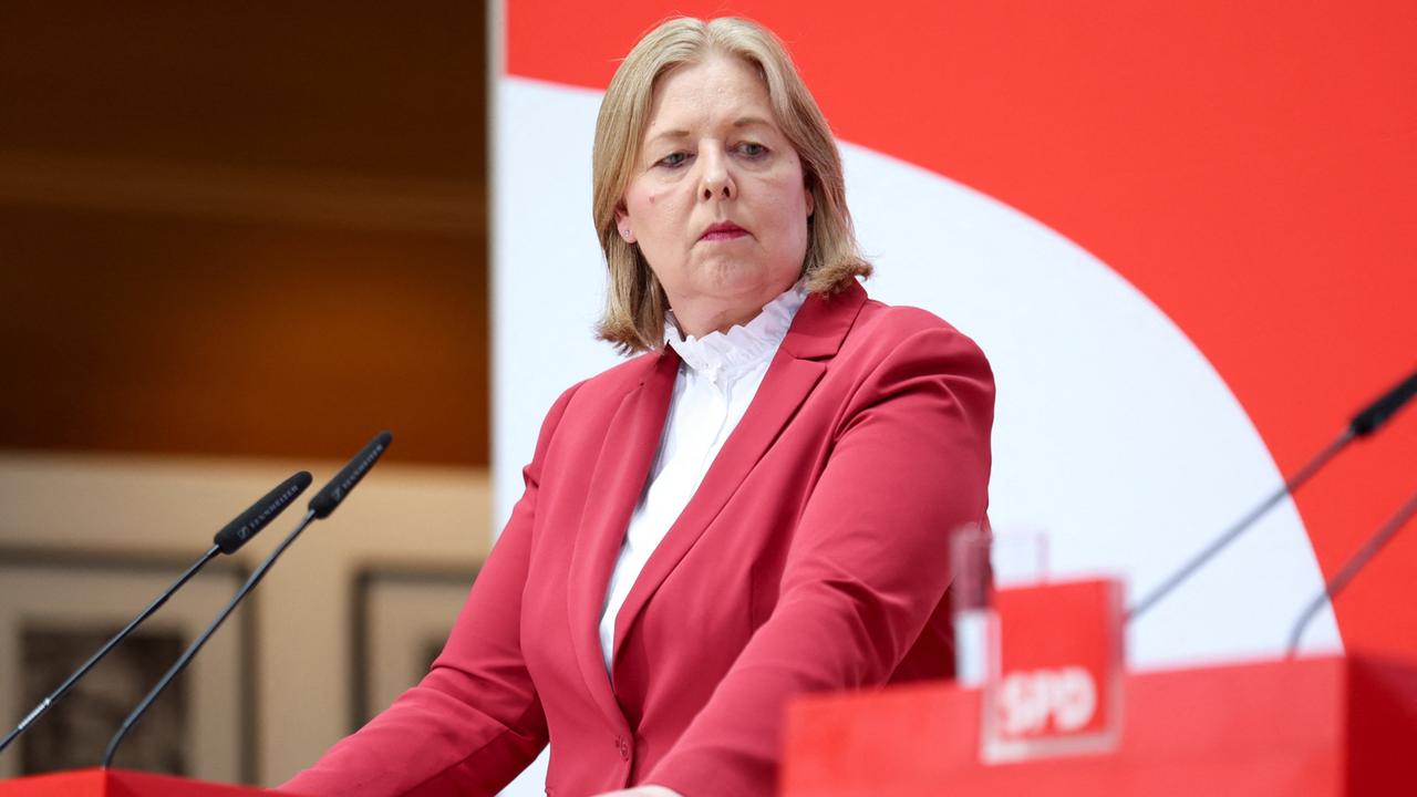 巴贝尔·巴斯·特里特（Bärbel Bas tritt）作为劳动部长和社会民主党-Vorsitzende zurück