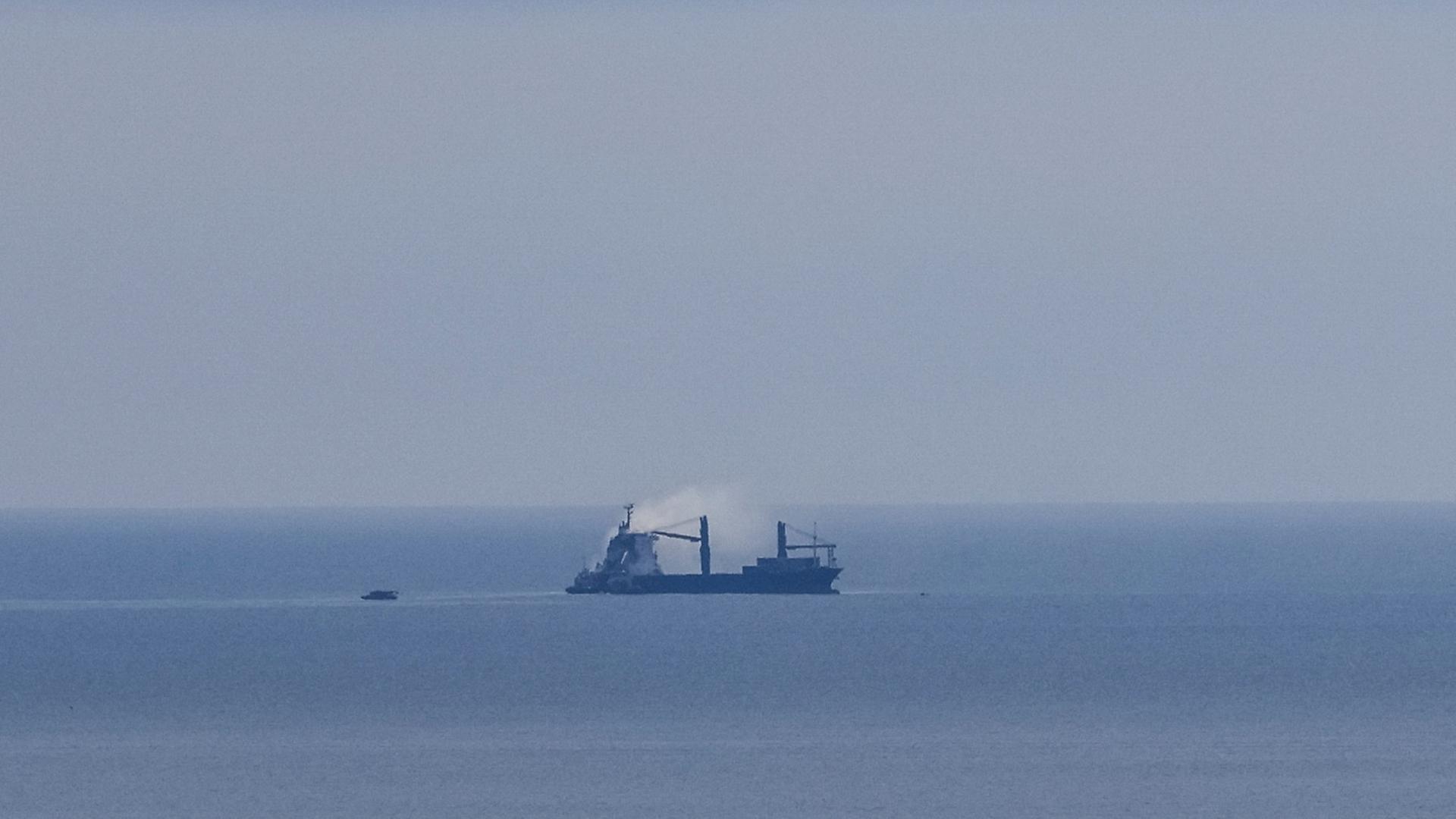 Ukraine greift Ölproduktion an, Russland ein Schiff Ukraine greift Ölproduktion an, Russland ein Schiff